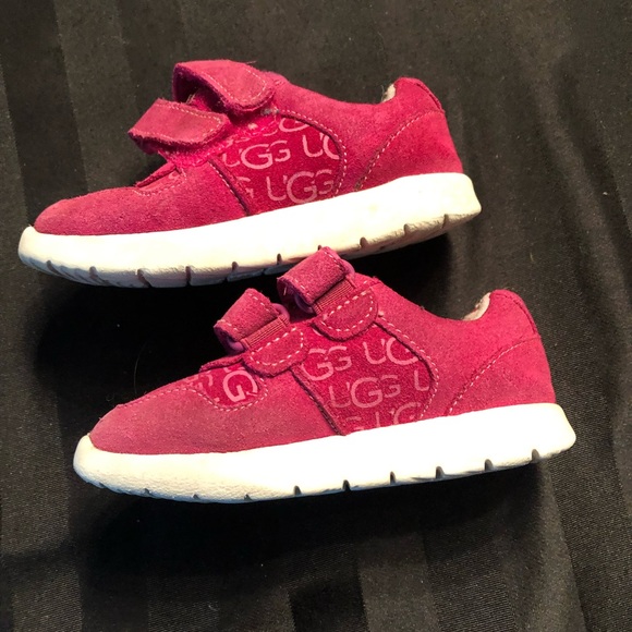 EUC UGG runners - Picture 2 of 6